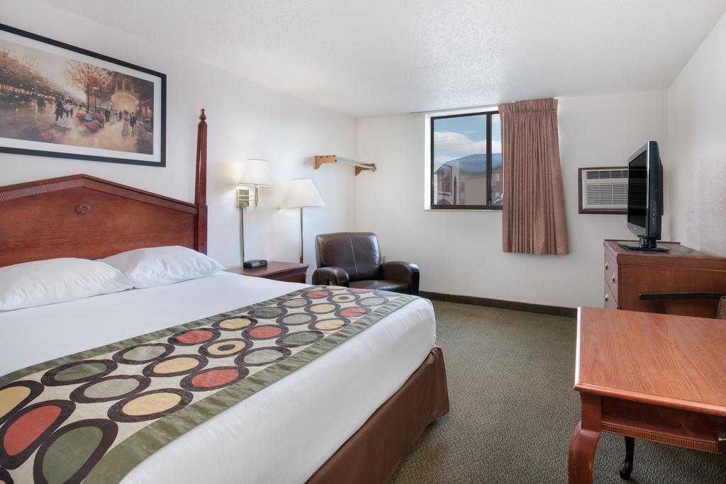 Serena Inn & Suites Of Rapid City Bagian luar foto
